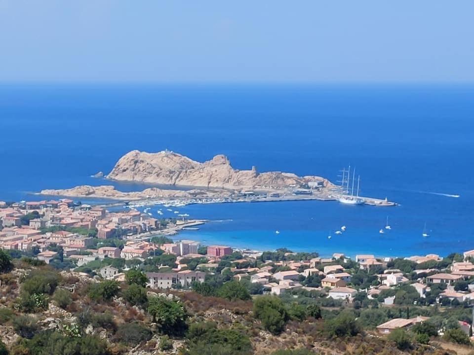 Appartement T4 Tres Bien Situe Et Climatise LʼÎle-Rousse Eksteriør billede